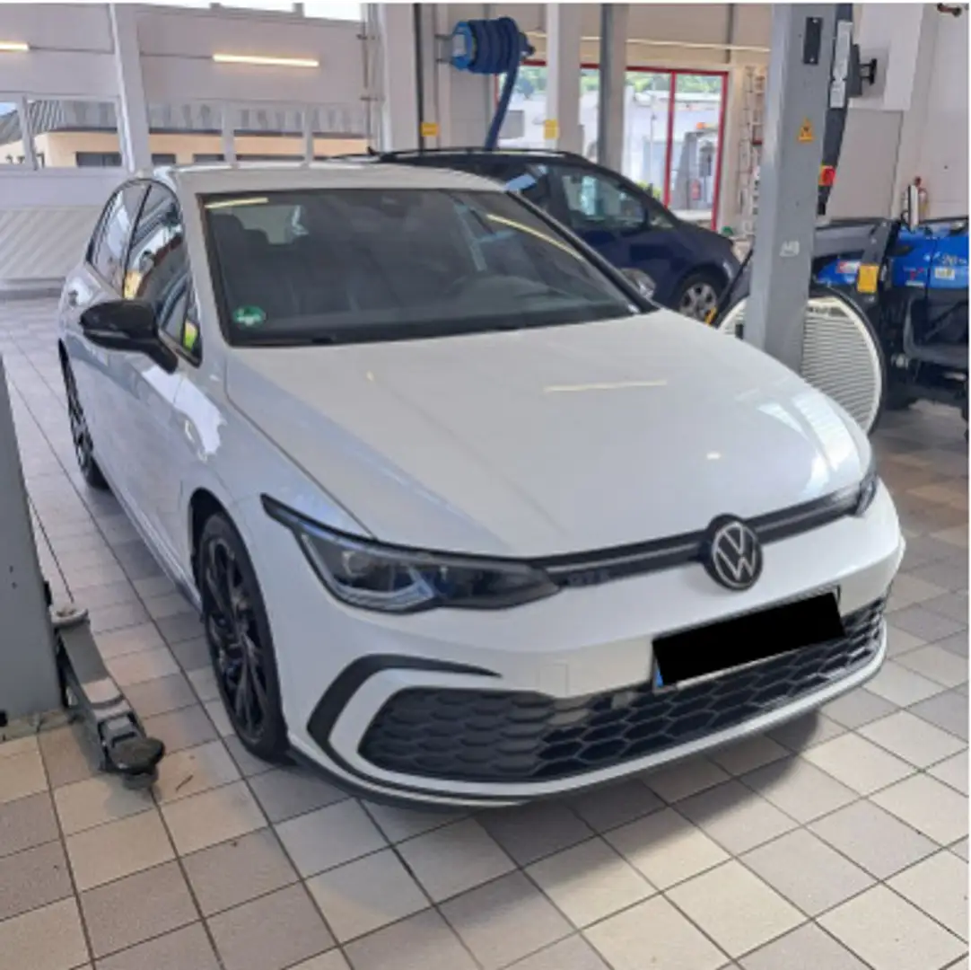 Volkswagen Golf VIII GTE 1.4 TSI DSG eHybrid BLACK STYLE Weiß - 2