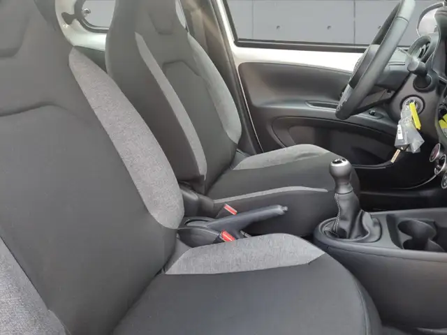 Toyota Aygo X view 9