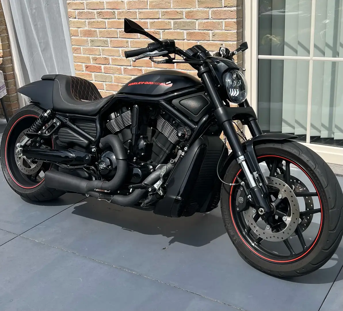 Harley-Davidson Night Rod - 1