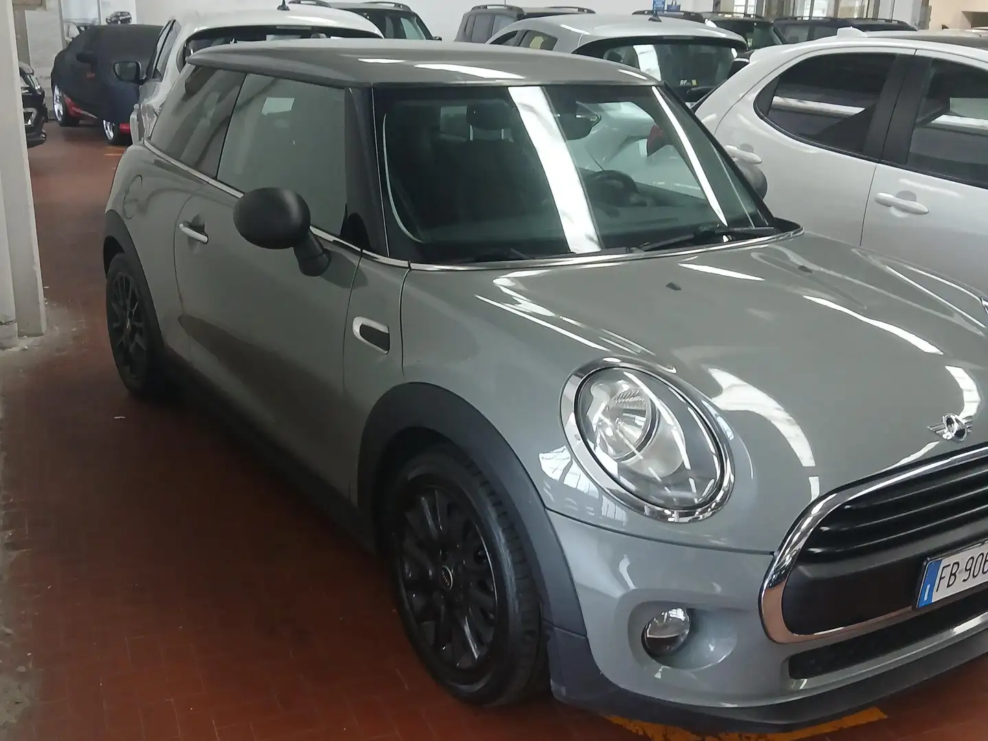 MINI One Mini IV F55-F56 2014 1.2 75cv 3p Grijs - 2