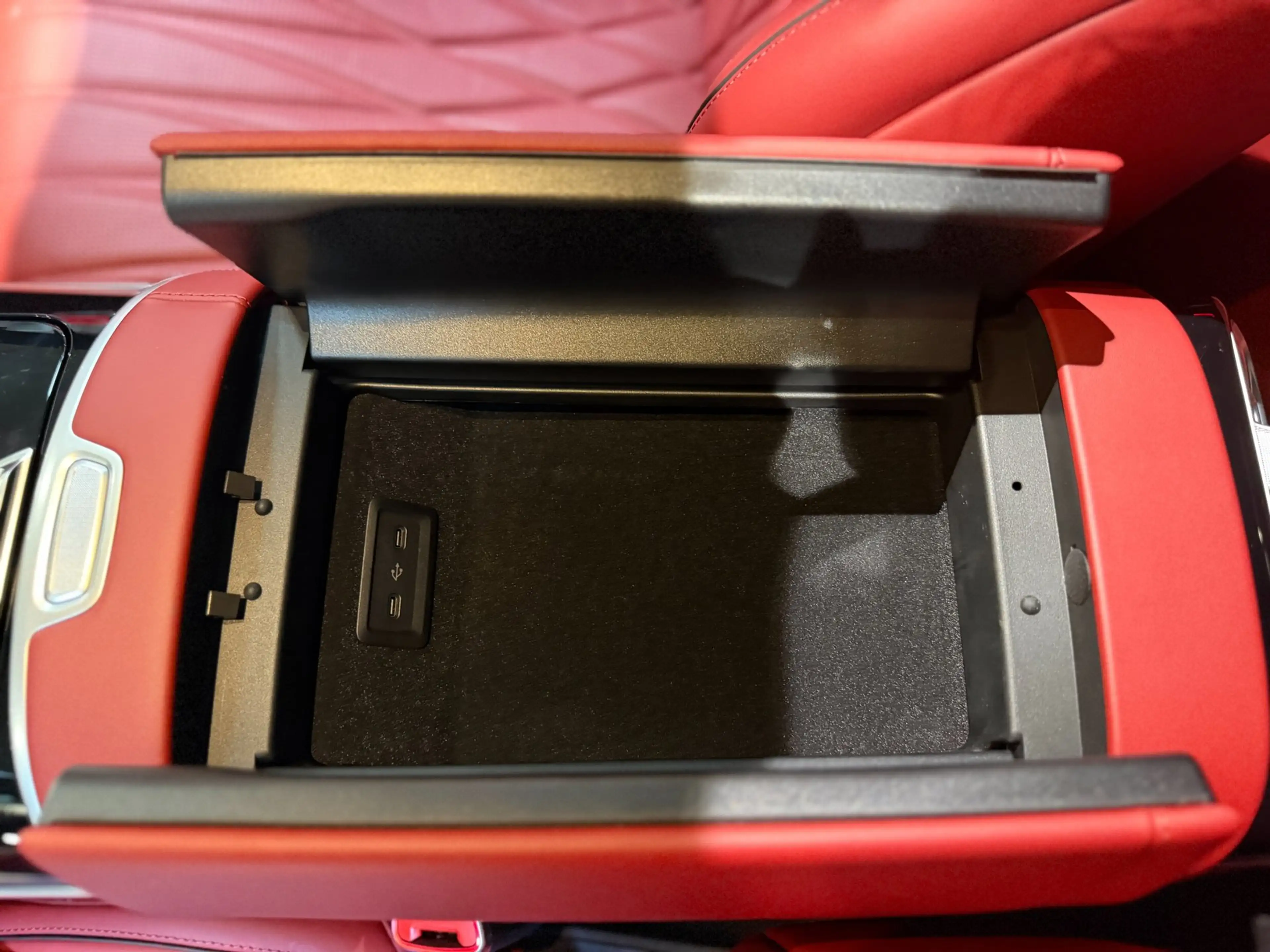 Mercedes-Benz S 63 AMG S E Performance|Pano|HUD|Keyless|360|4D Burmester| — photo 36