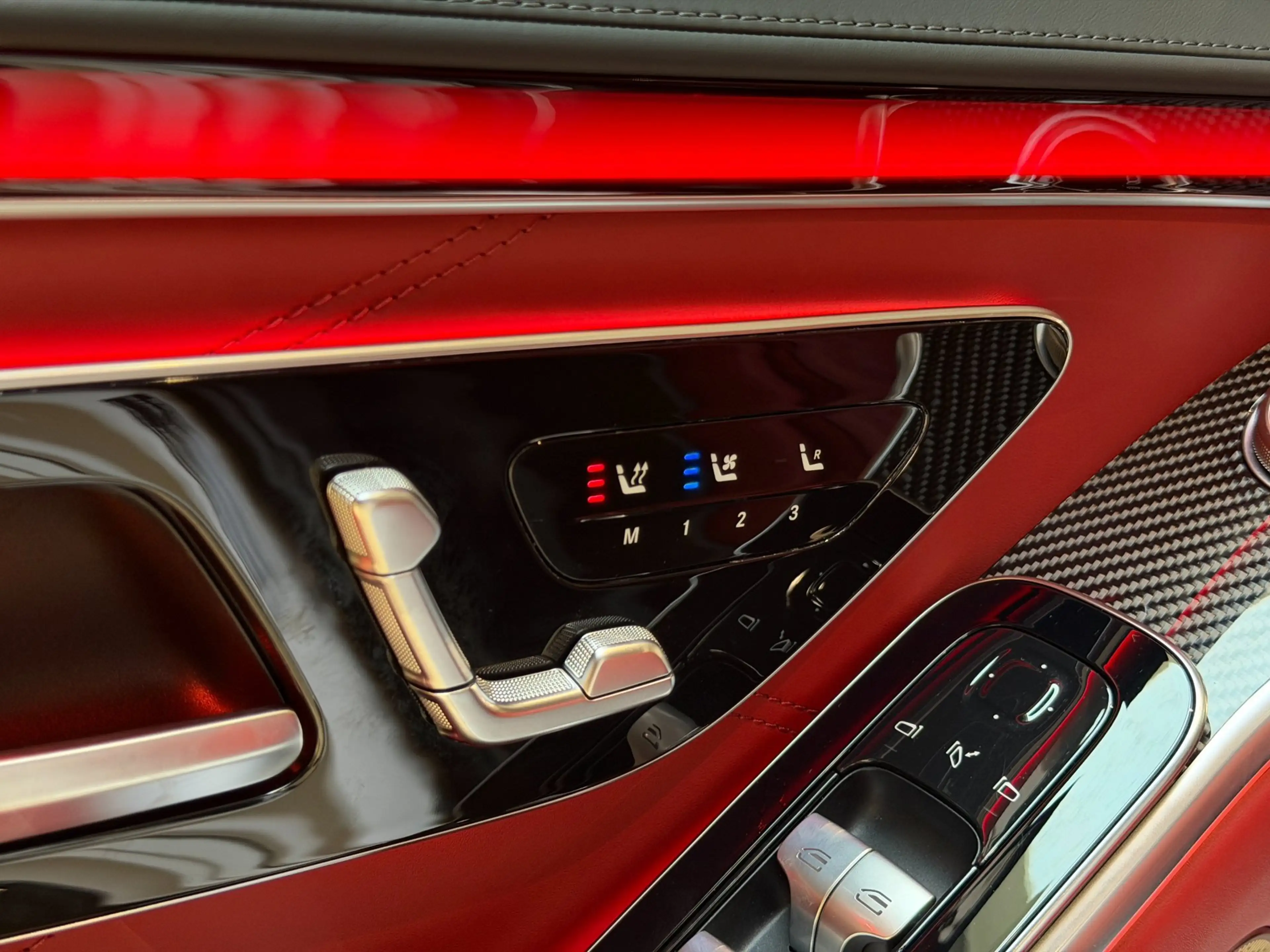 Mercedes-Benz S 63 AMG S E Performance|Pano|HUD|Keyless|360|4D Burmester| — photo 23