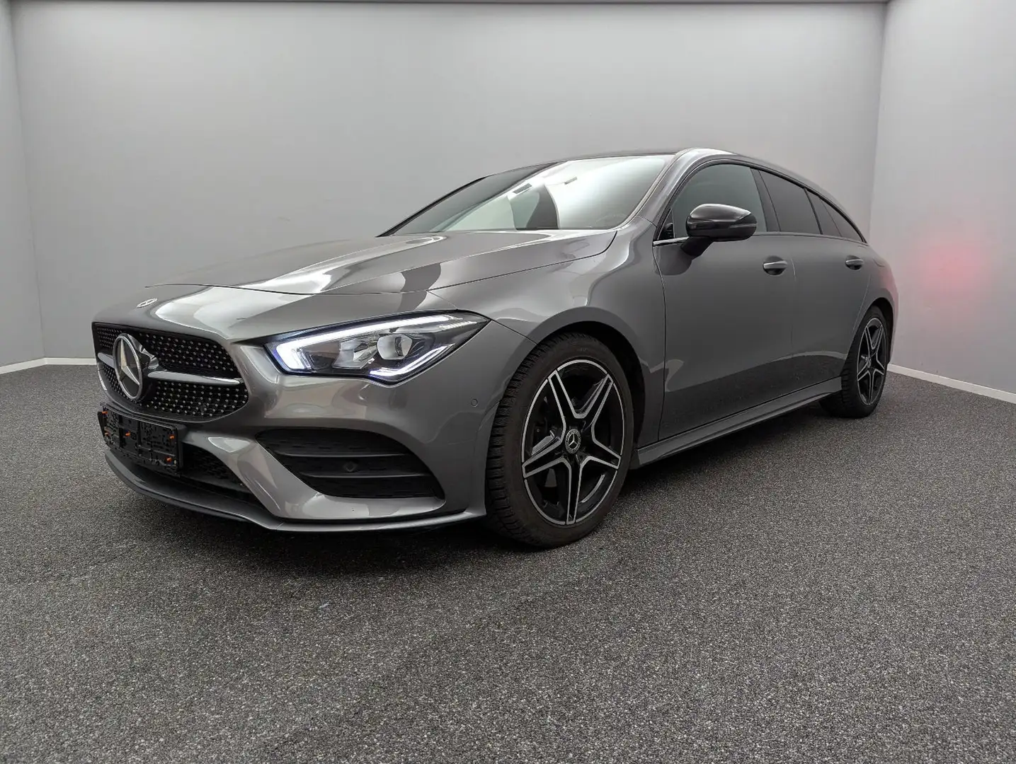 Mercedes-Benz CLA 180 d SB AMG LINE*PANO*LED*AHK*WIDE Grau - 1