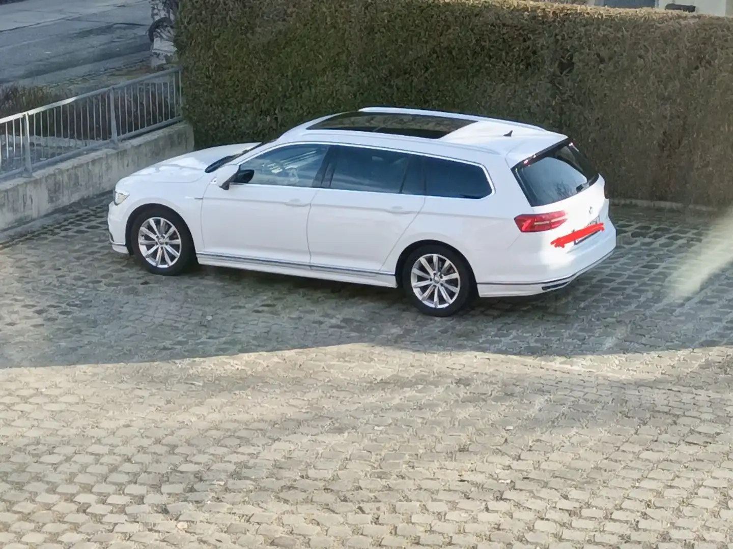Volkswagen Passat Variant *R-Line* TDI 4Motion DSG Weiß - 2