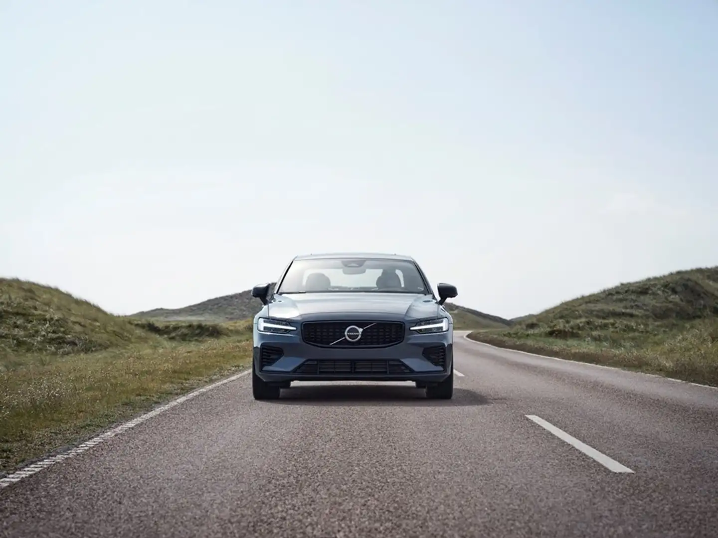 Volvo S60 B4 Benzine Plus Dark Grijs - 2