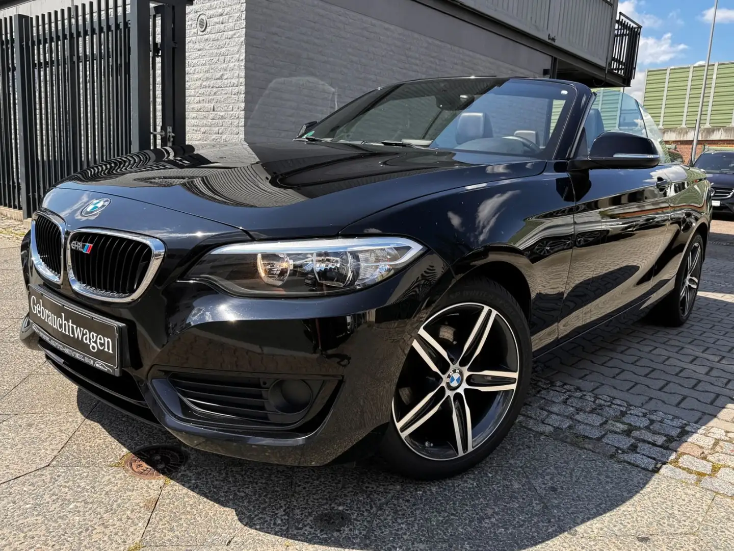 BMW 218 i Cabrio Autom.LEDER LED NAVI Schwarz - 1
