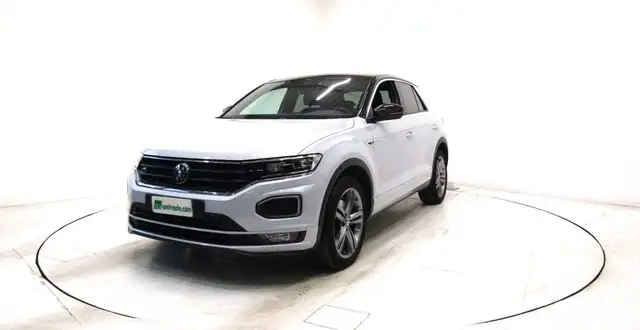 Volkswagen T-Roc view 3