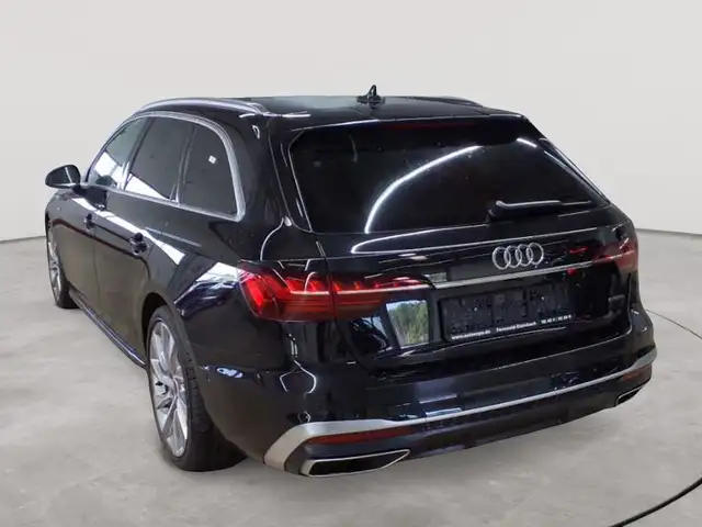 Audi A4 view 5