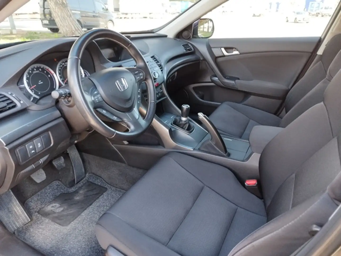 Honda Accord 2.0i-VTEC Lifestyle Gri - 2