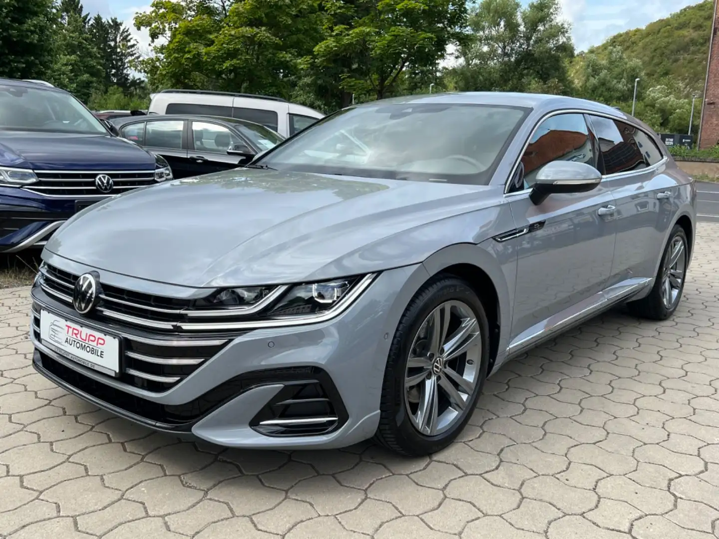 Volkswagen Arteon SB R-Line/MATRIX/AHK/360°/STANDH/VIRTUAL Grau - 2