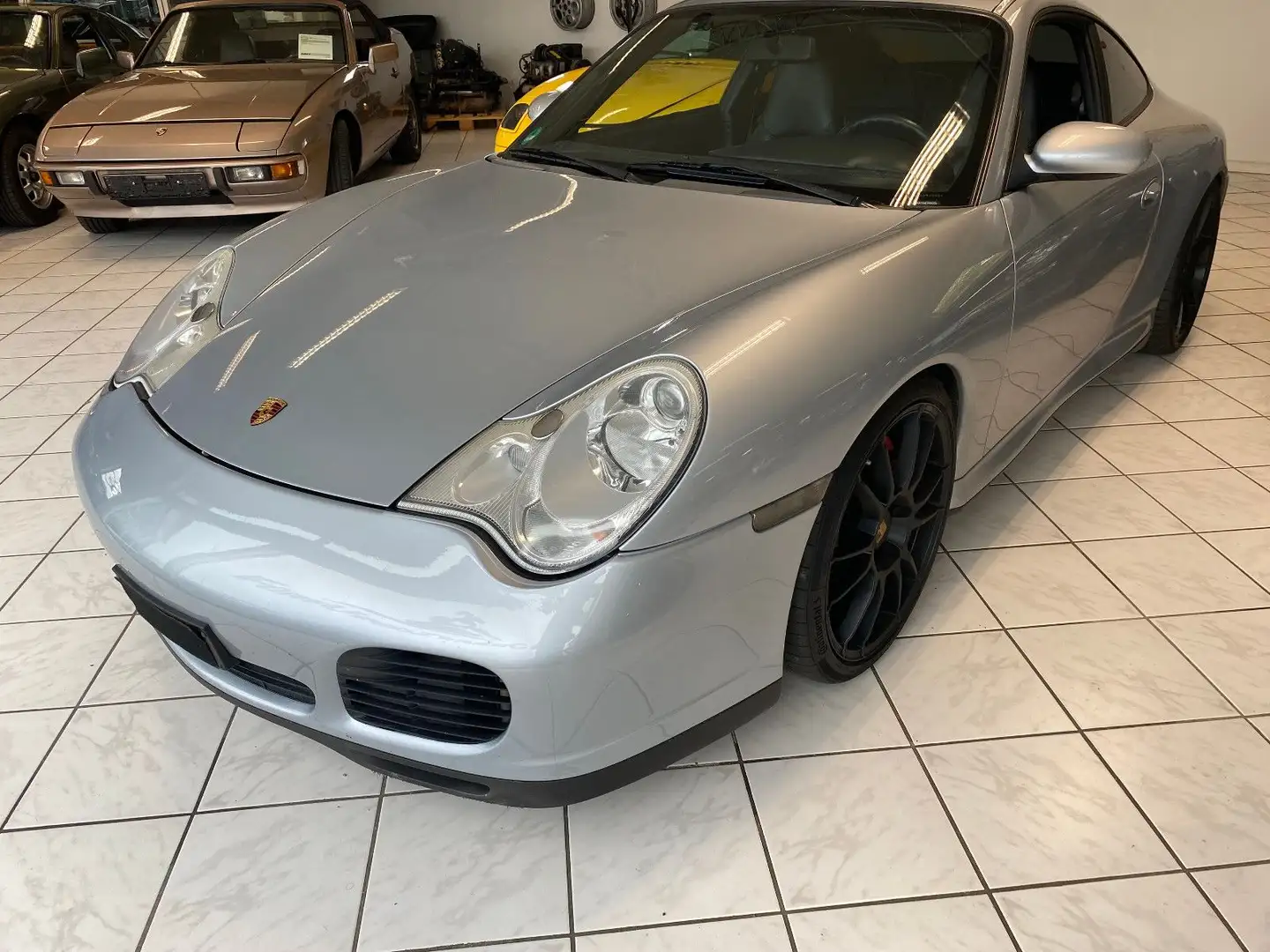 Porsche 911 Carrera 4 S Coupe Silber - 1