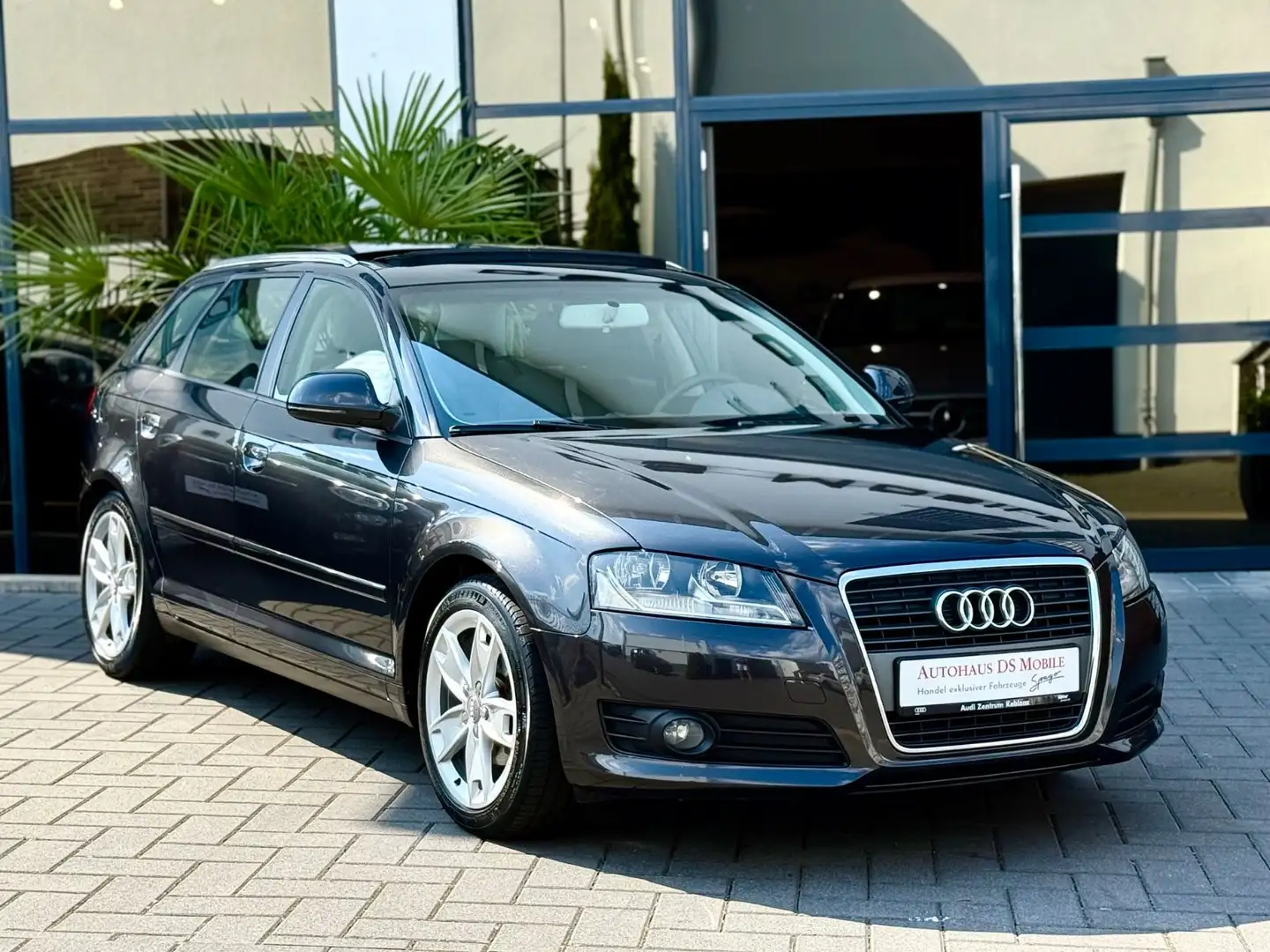 Audi A3 Sportback 2.0 TDI Ambition*Panorama/Klimaauto Grijs - 1