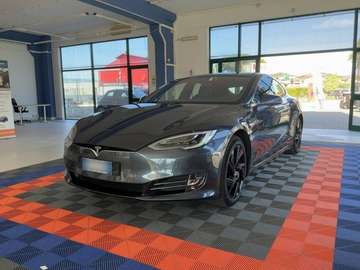 Tesla Model S Performance