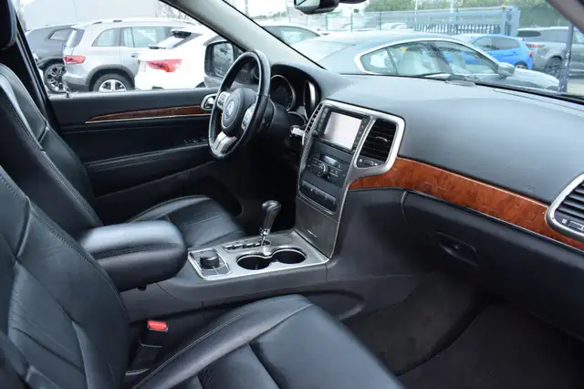 Jeep Grand Cherokee view 9