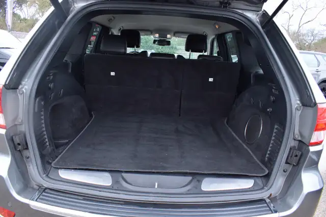 Jeep Grand Cherokee view 6