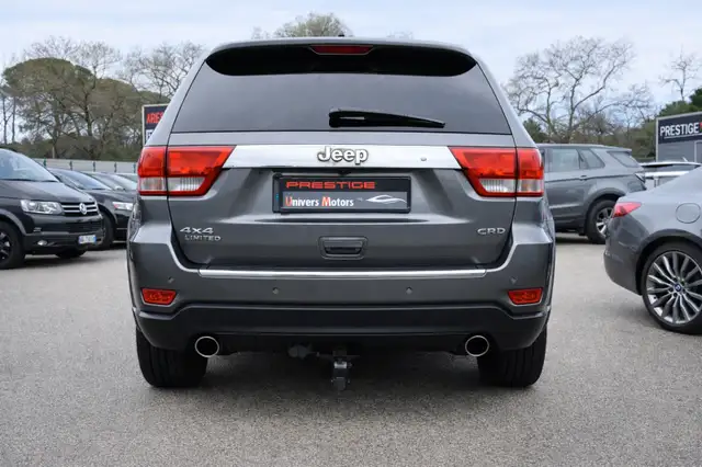 Jeep Grand Cherokee view 14