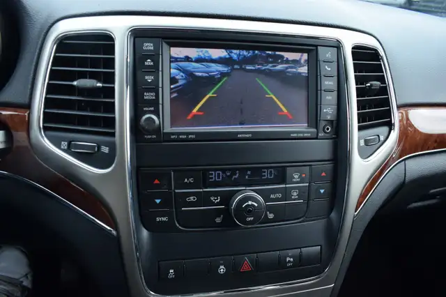 Jeep Grand Cherokee view 8