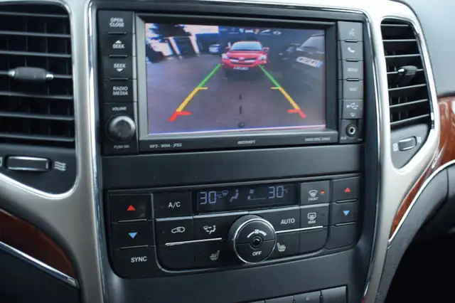 Jeep Grand Cherokee view 5