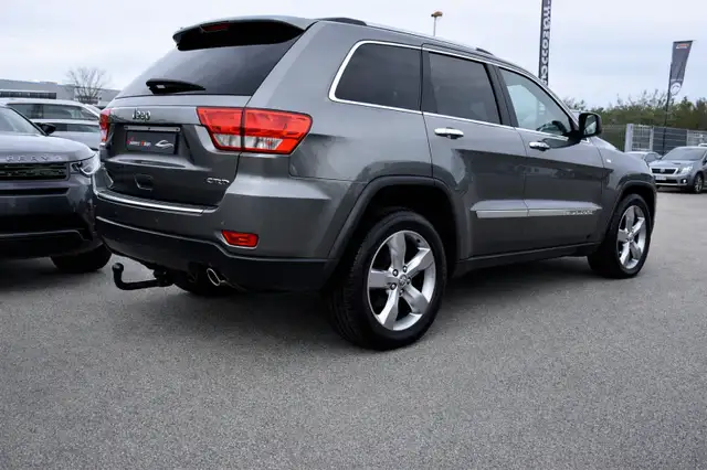 Jeep Grand Cherokee view 13