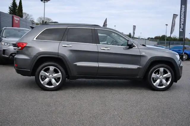 Jeep Grand Cherokee view 15