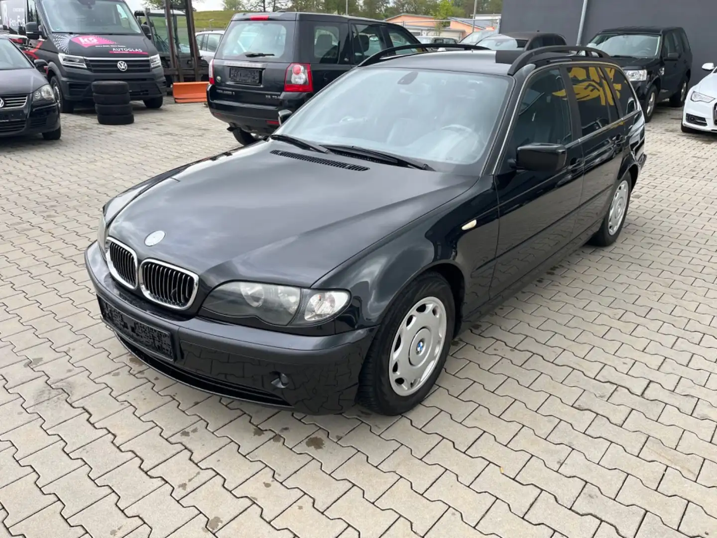 BMW 318 i Edition Lifestyle,Leder,SHZ,AHK,EU4 Schwarz - 2