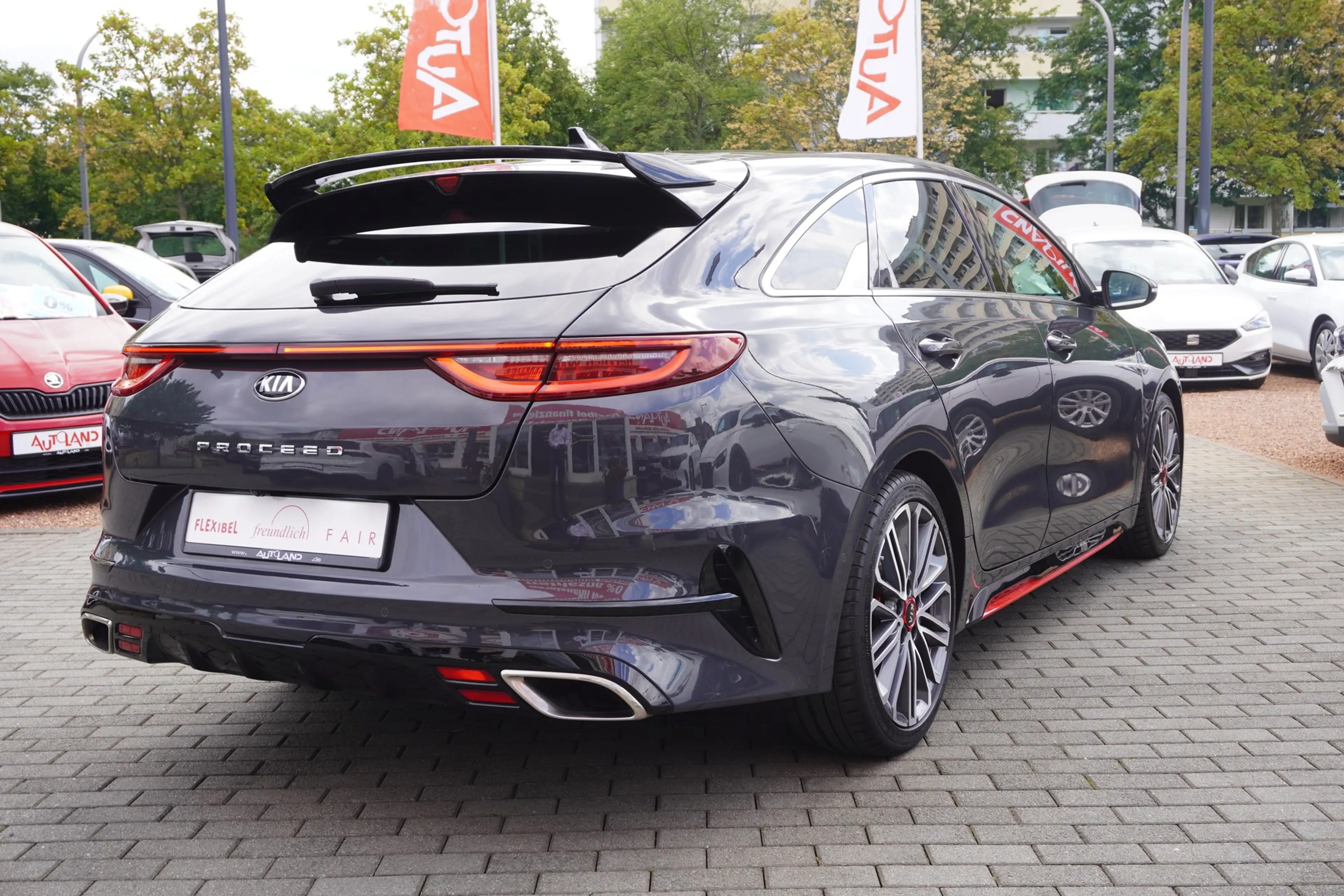 Kia ProCeed / pro_cee'd ProCeed 1.6 T-GDI GT LED Navi Ambiente-Beleuchtung — photo 6