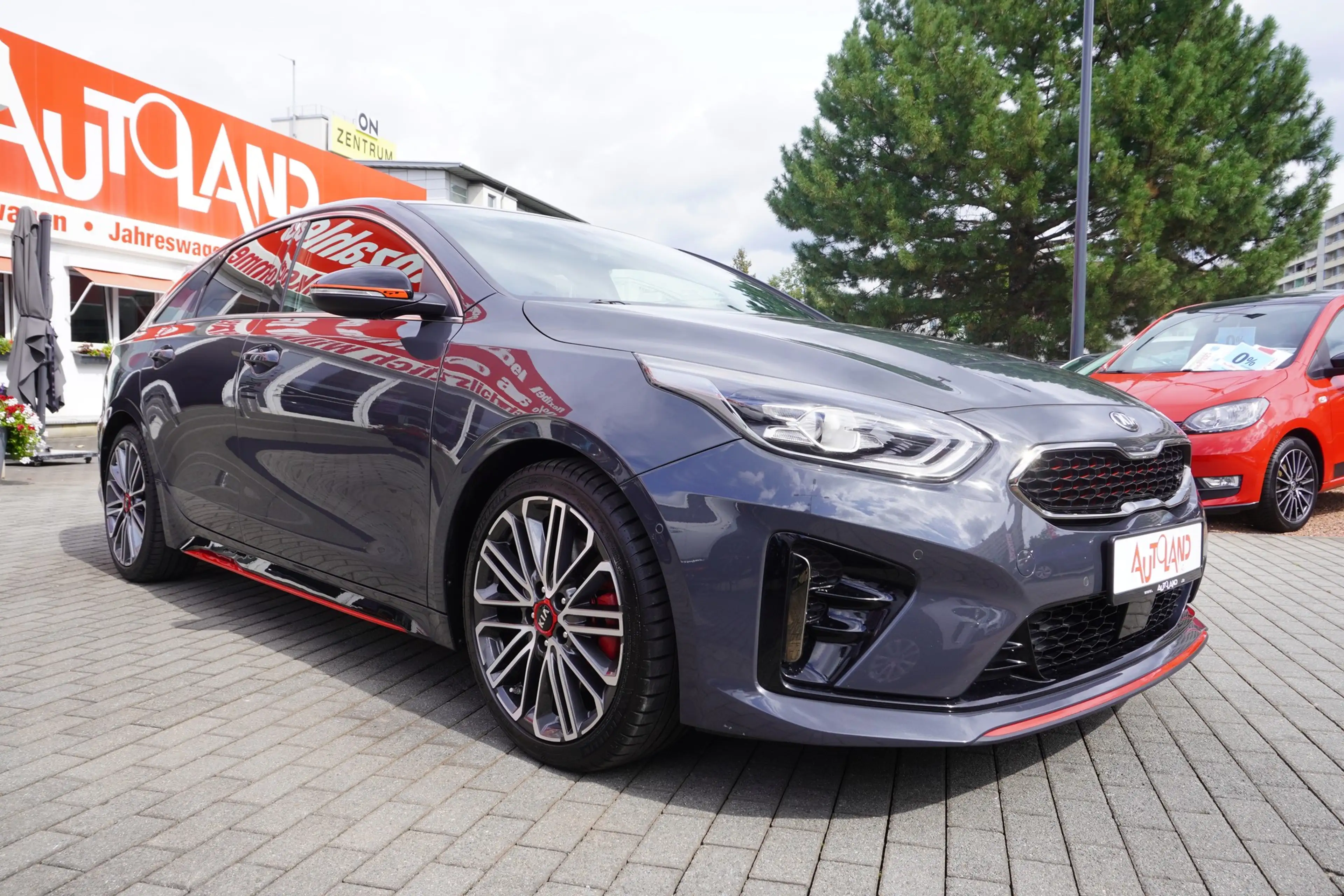 Kia ProCeed / pro_cee'd ProCeed 1.6 T-GDI GT LED Navi Ambiente-Beleuchtung — photo 8
