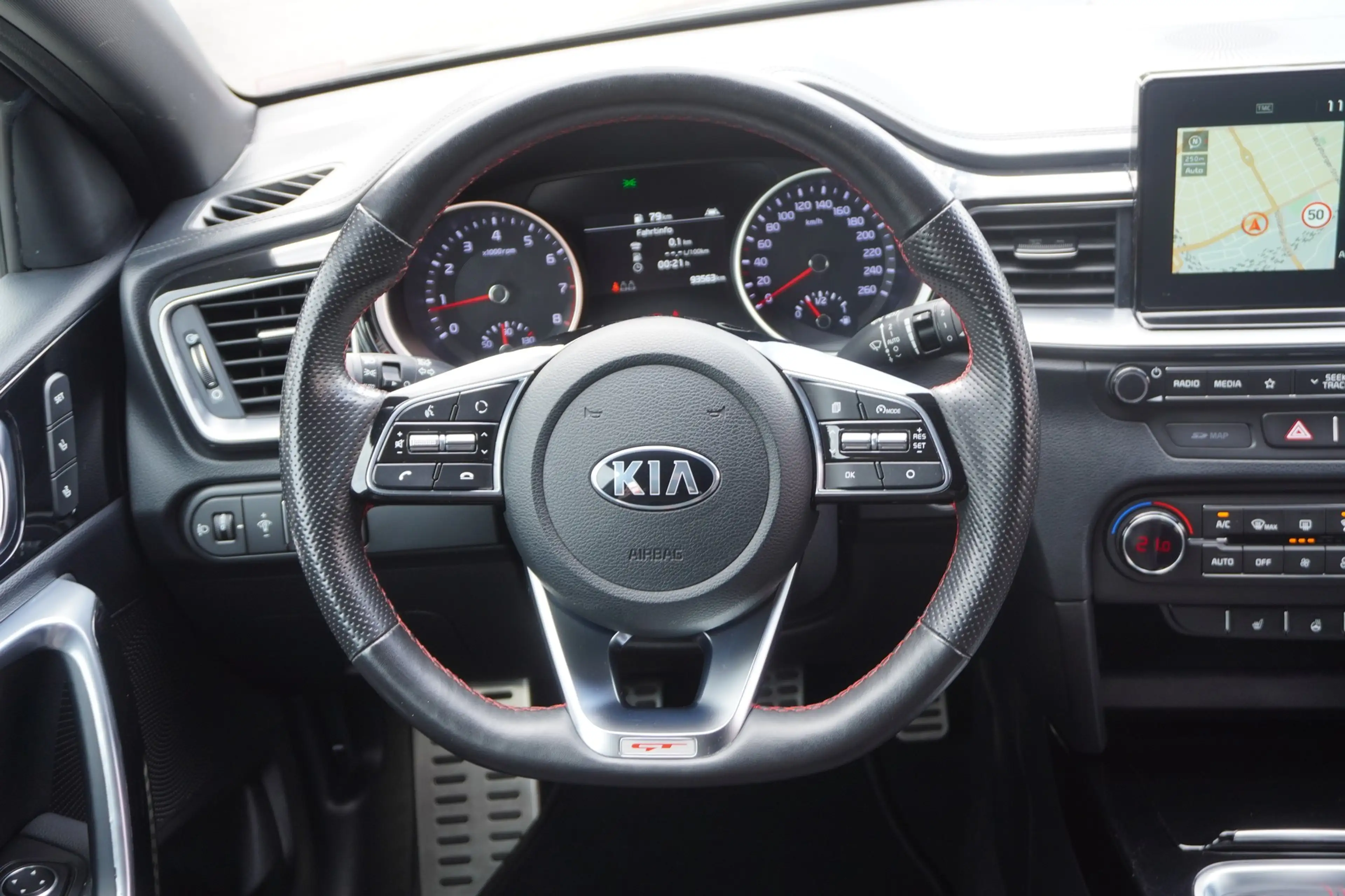 Kia ProCeed / pro_cee'd ProCeed 1.6 T-GDI GT LED Navi Ambiente-Beleuchtung — photo 14