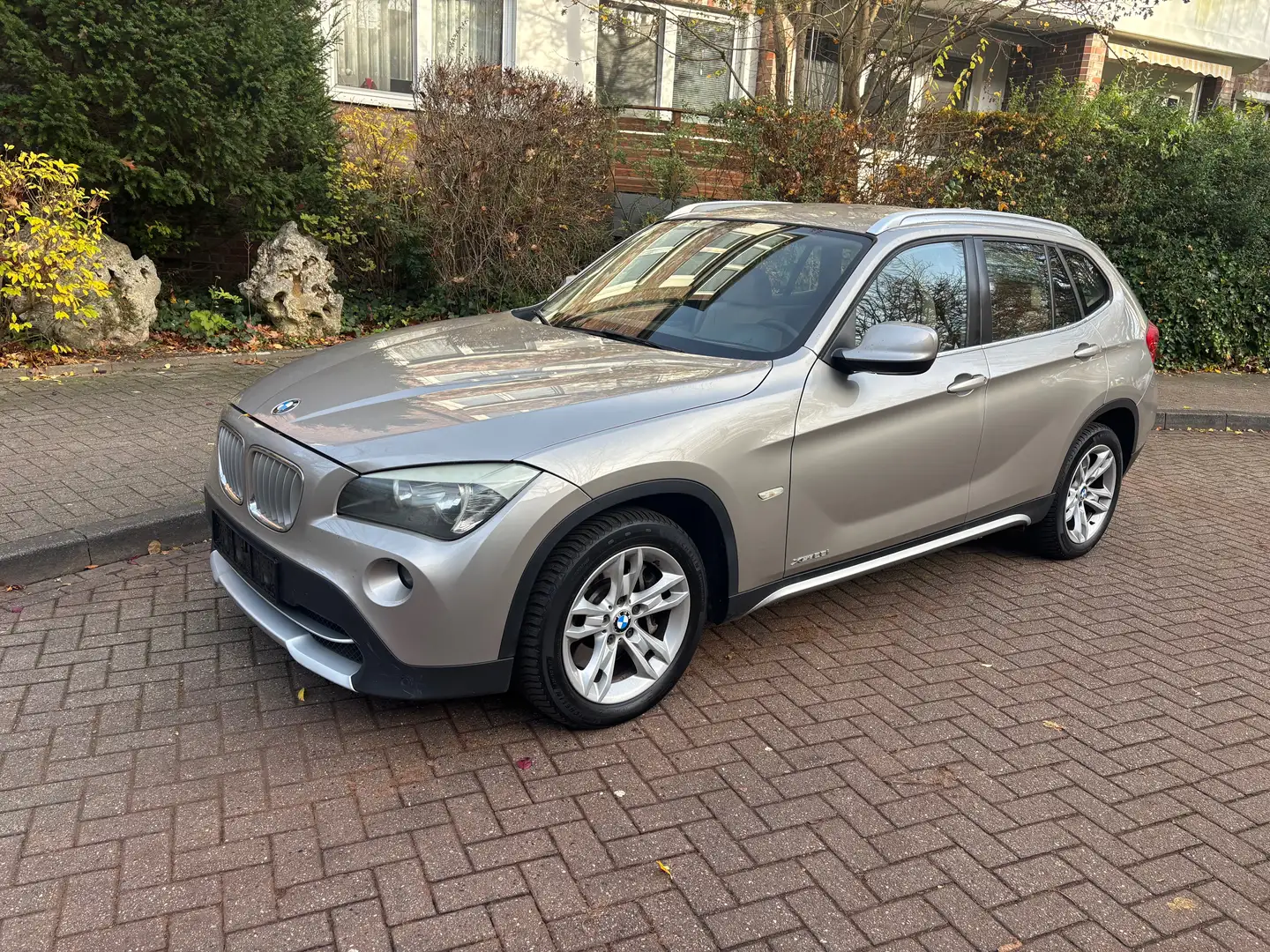 BMW X1 28 i xDrive Leder Navi Automatic 2-Hand Silber - 2
