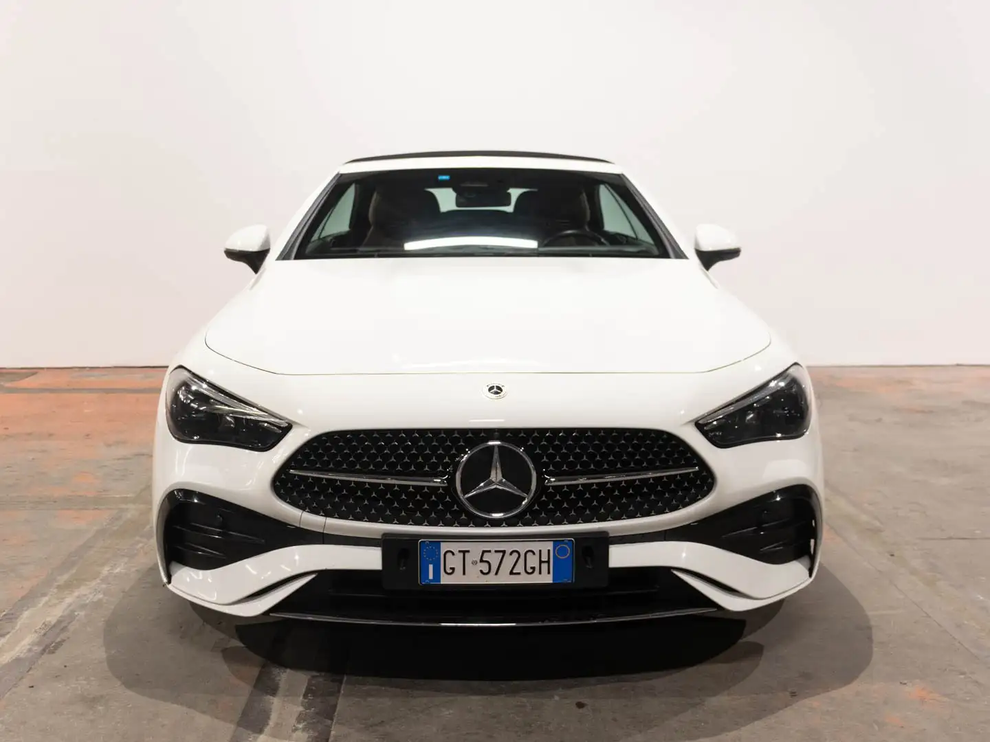 Mercedes-Benz CLE 220 220 d Cabrio AMG Line Premium Wit - 2
