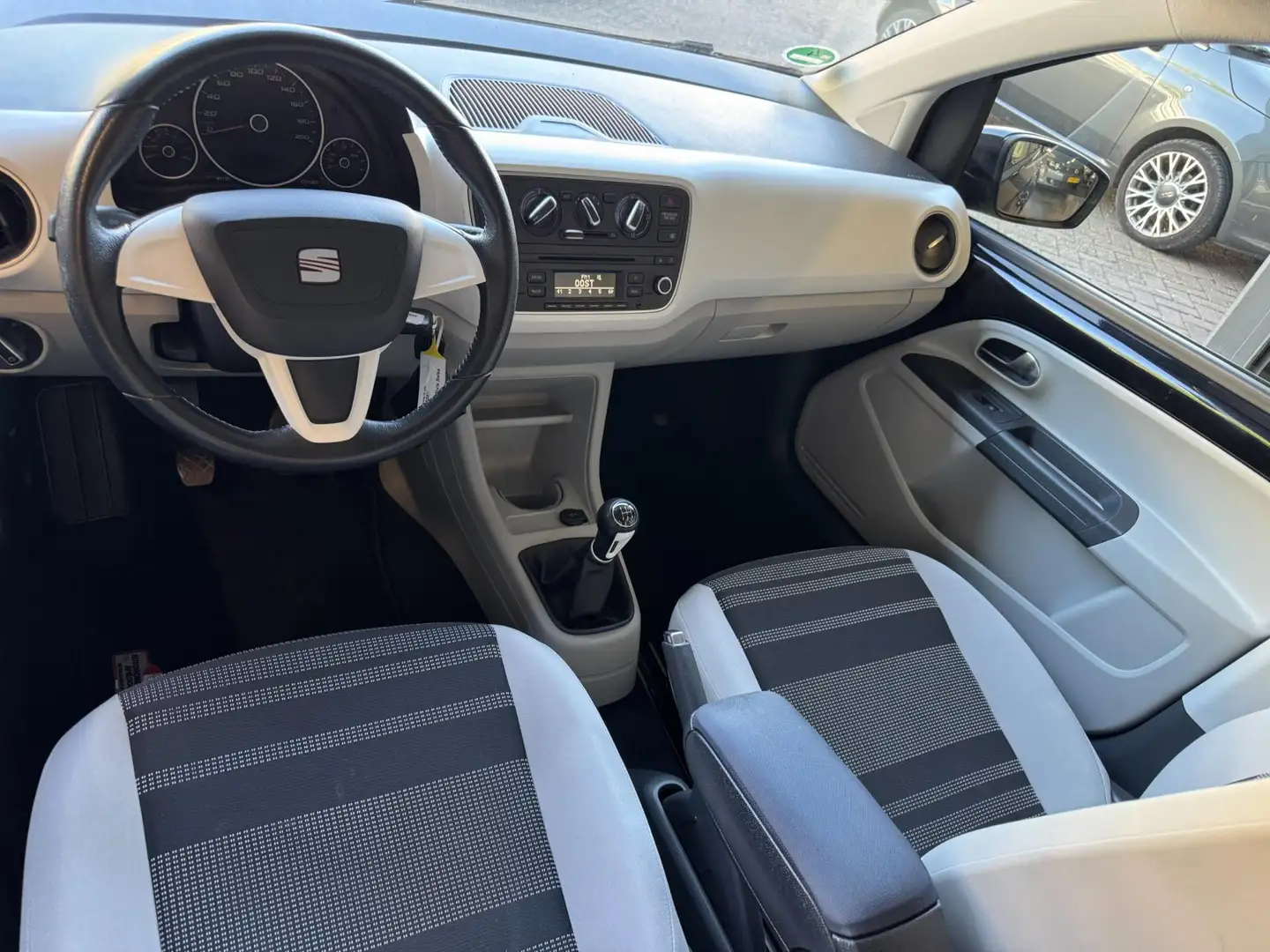SEAT Mii 1.0 +Mii AIRCO | 110dKM | ELEK.PAKKET | FRISSE AUT Schwarz - 2