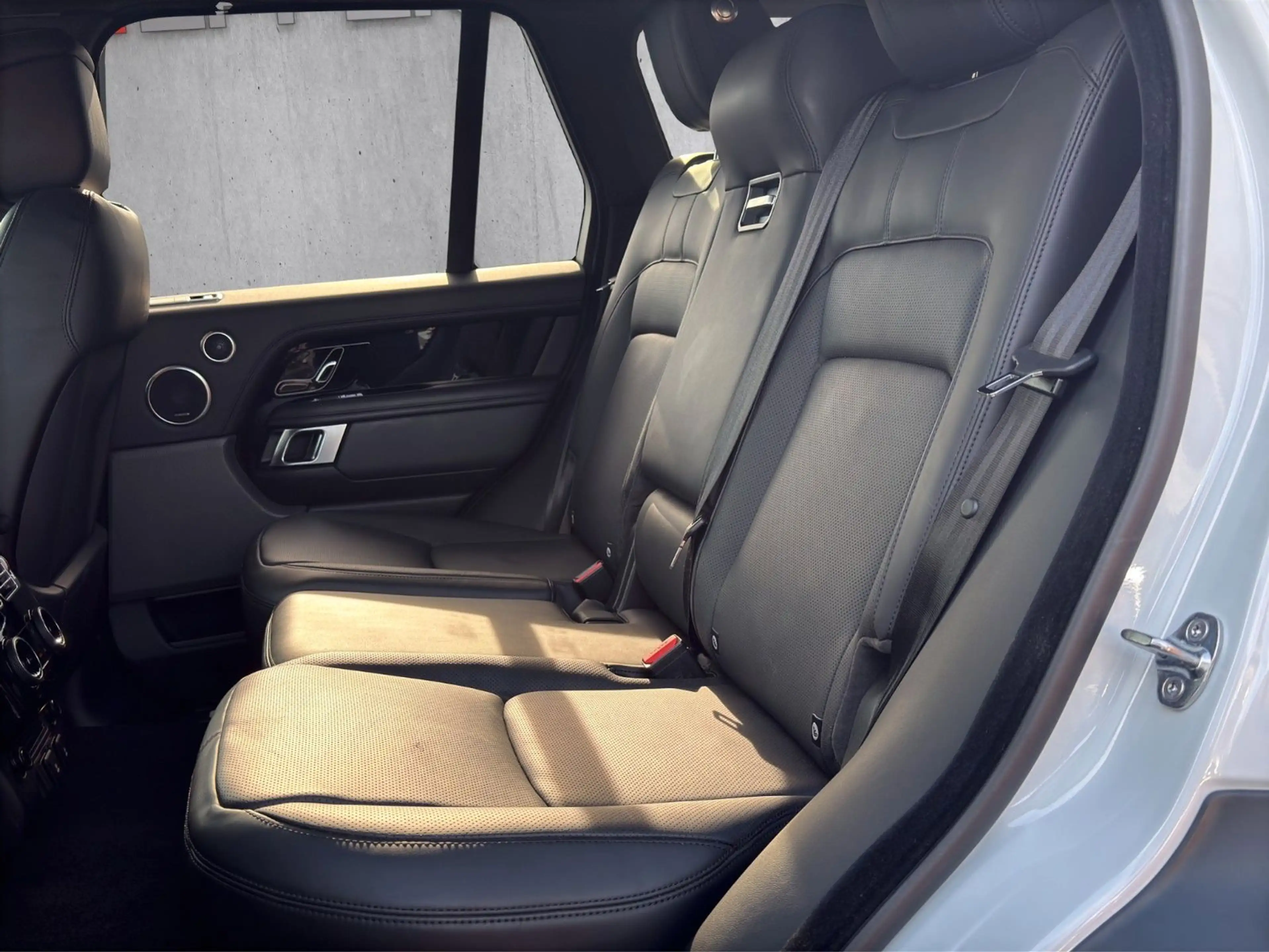Land Rover Range Rover Vogue — photo 13
