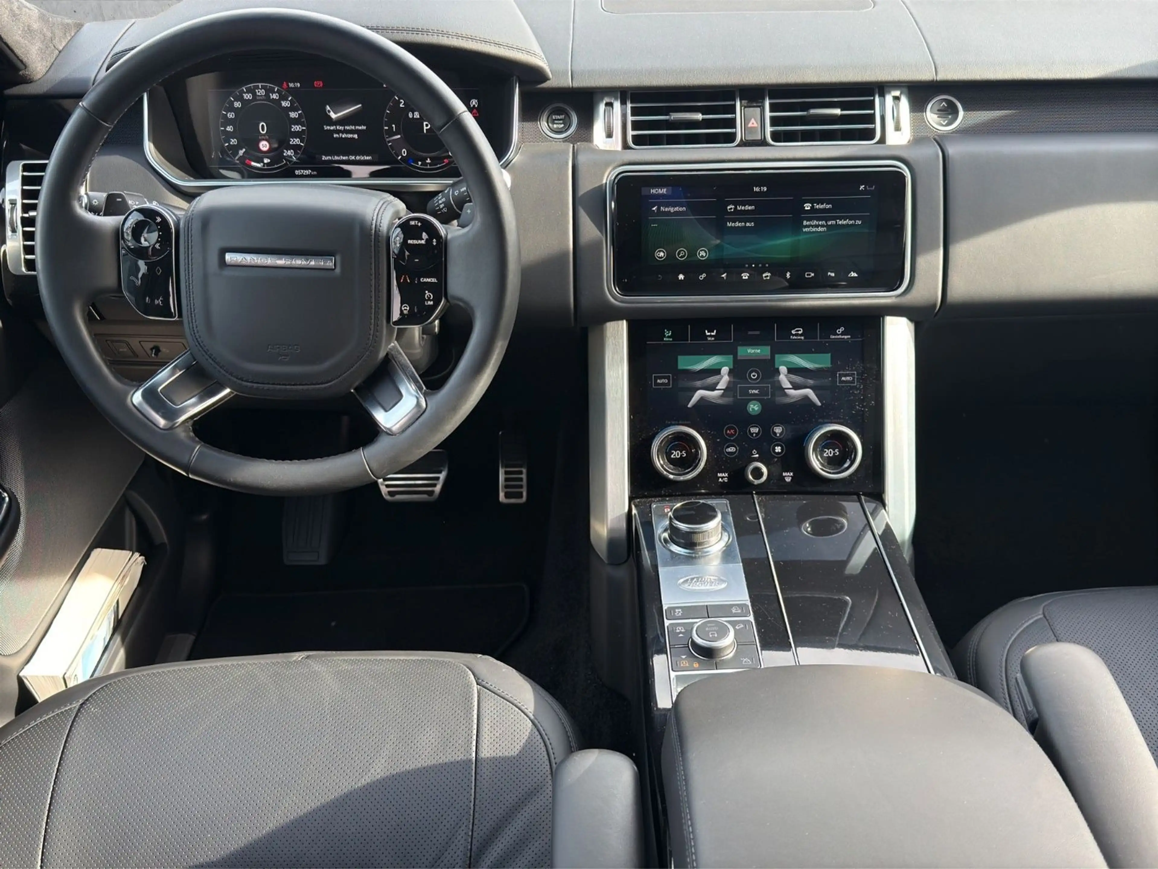 Land Rover Range Rover Vogue — photo 14