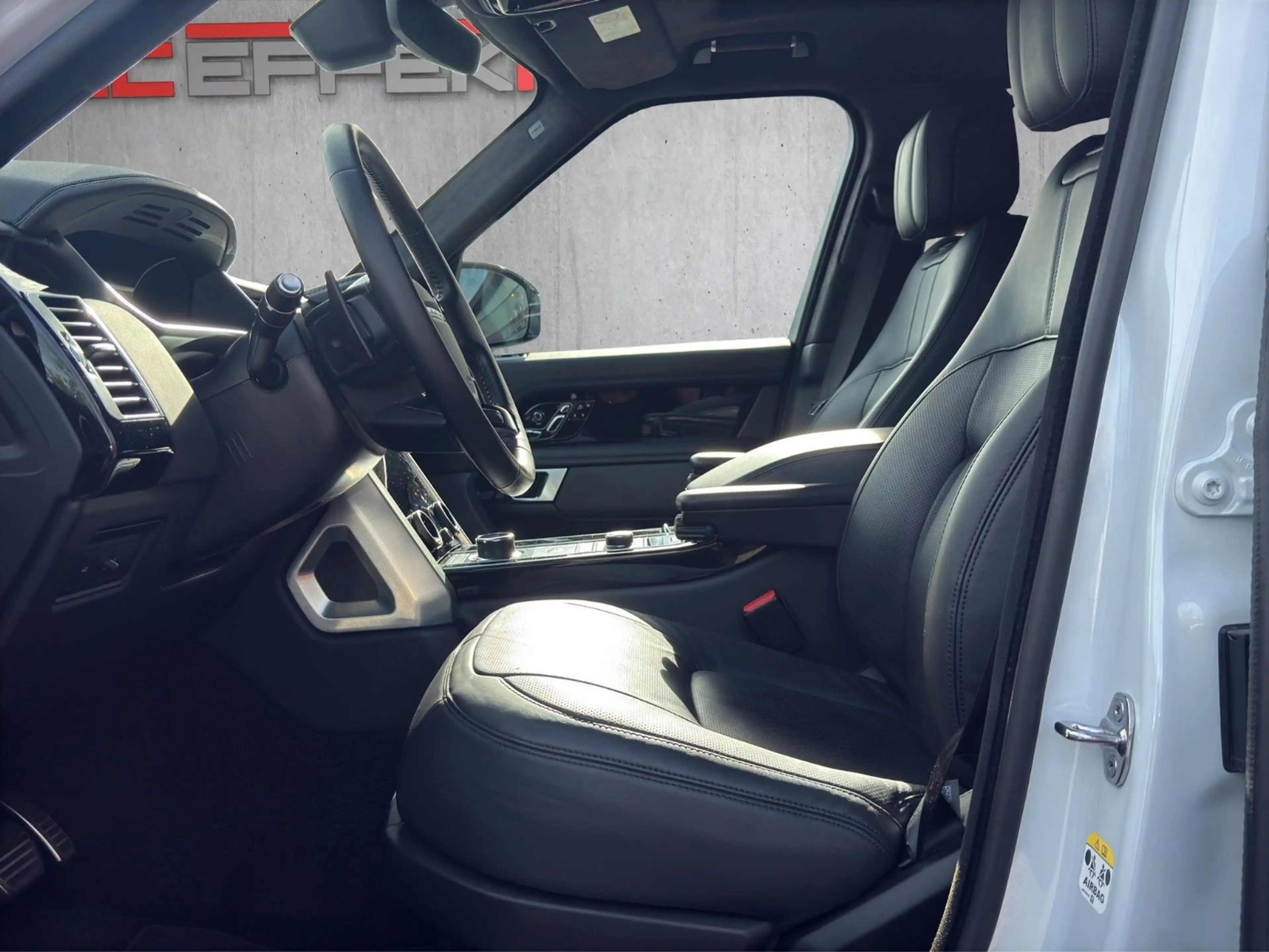 Land Rover Range Rover Vogue — photo 10