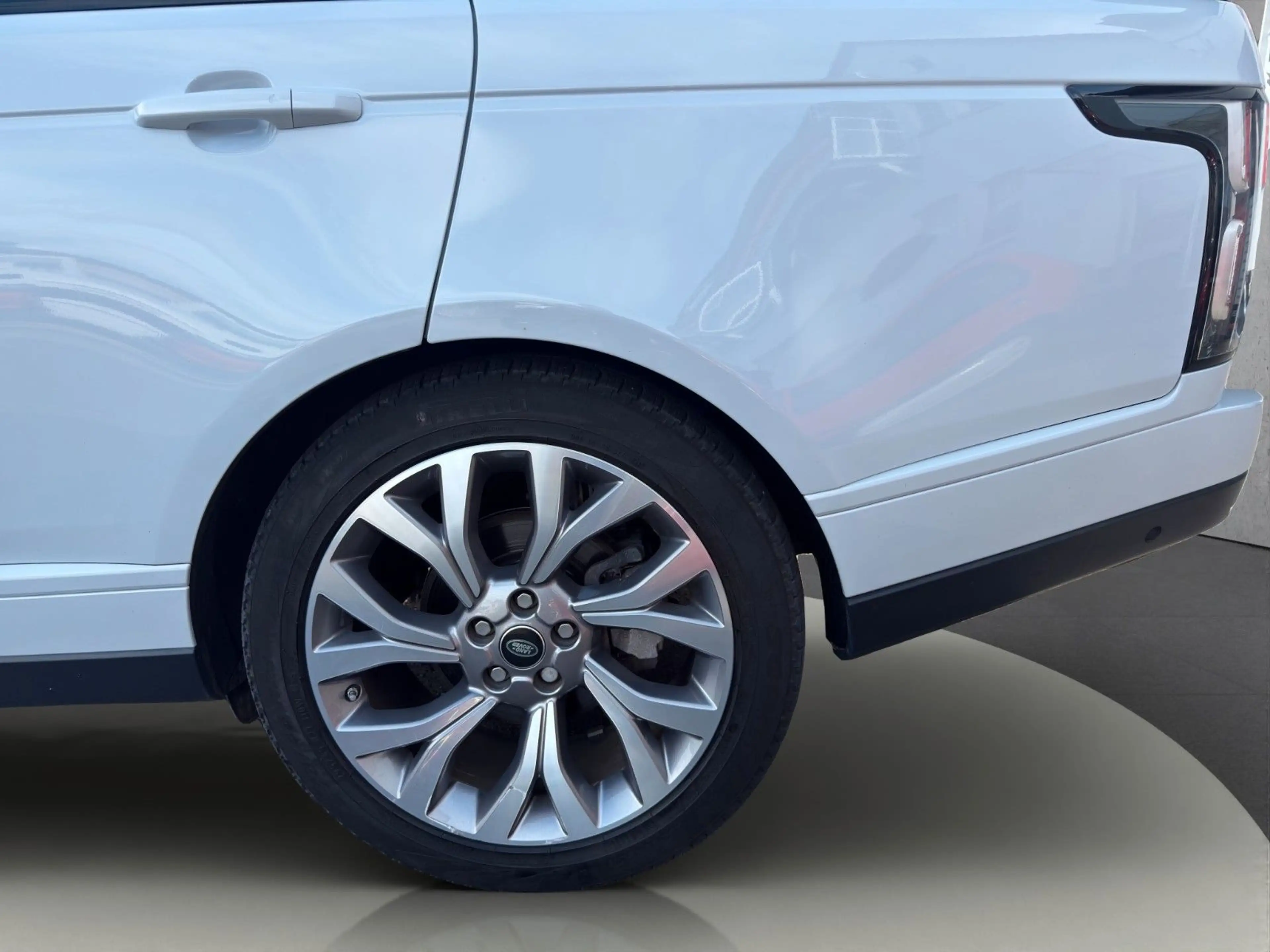 Land Rover Range Rover Vogue — photo 9