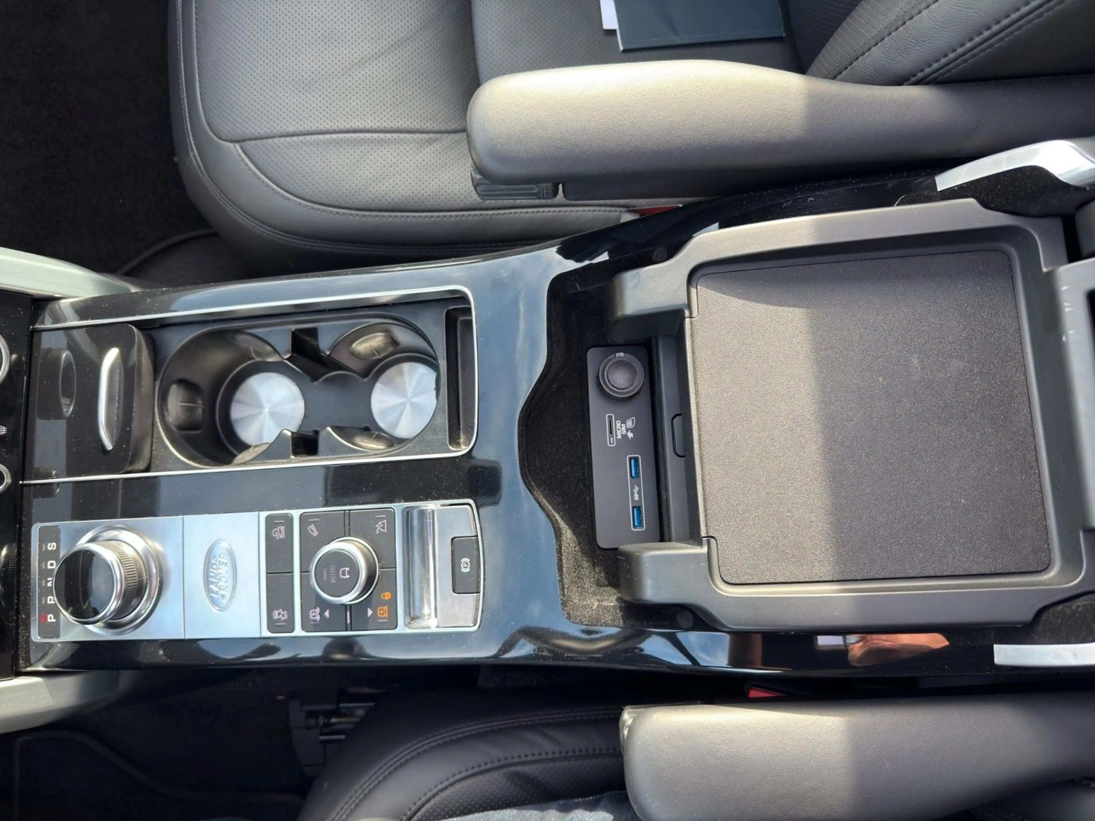 Land Rover Range Rover Vogue — photo 29