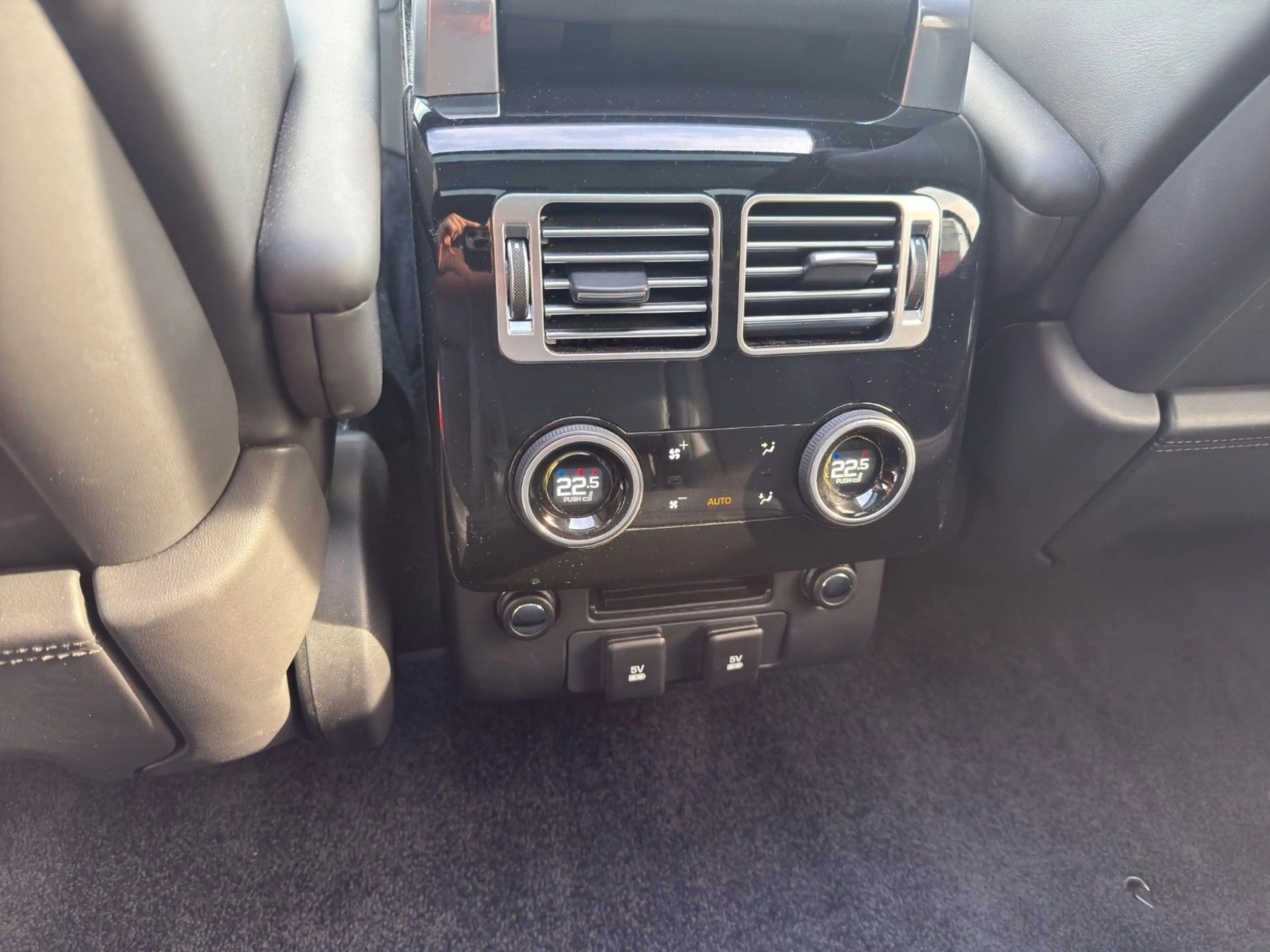 Land Rover Range Rover Vogue — photo 25