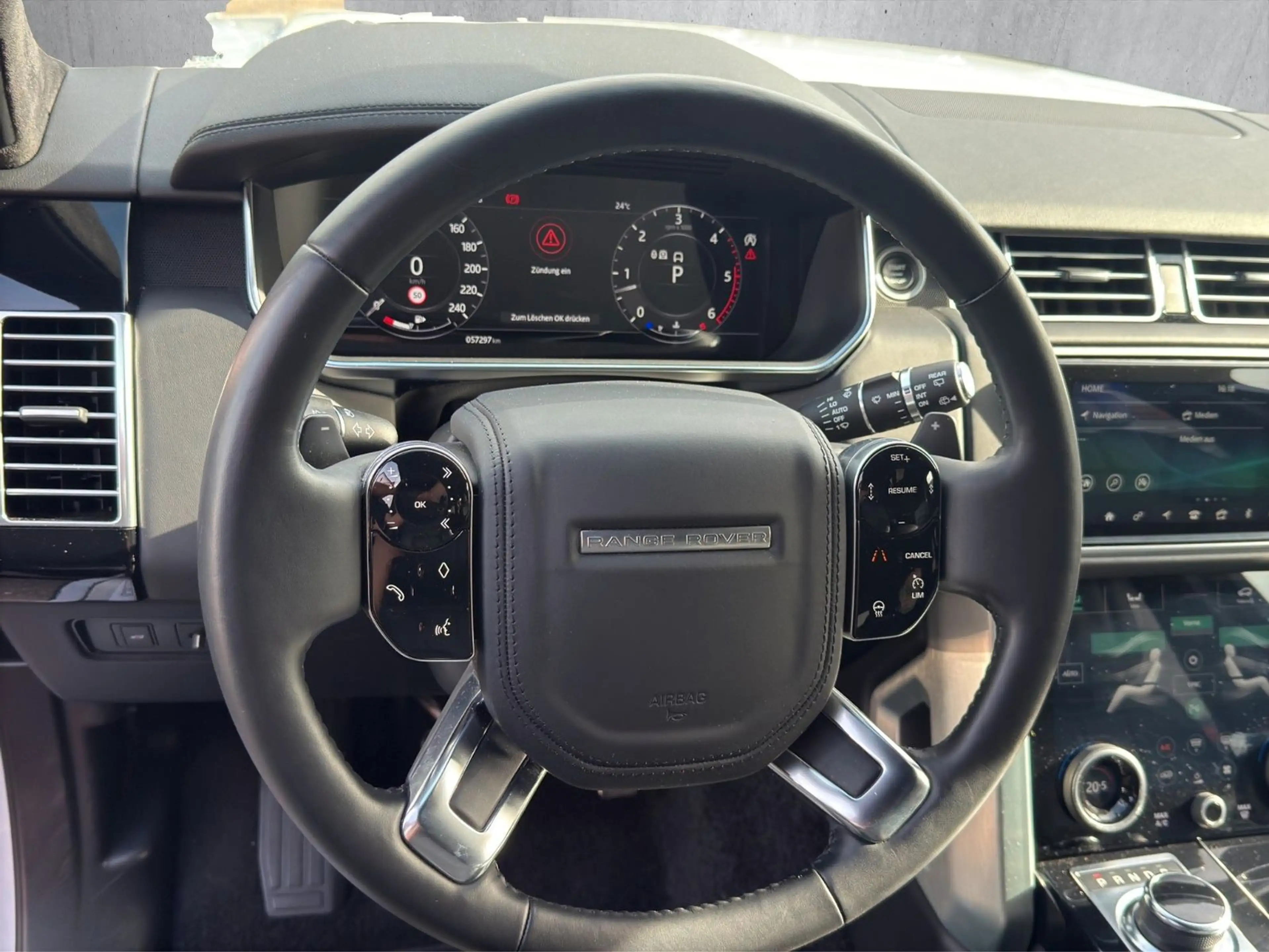 Land Rover Range Rover Vogue — photo 11