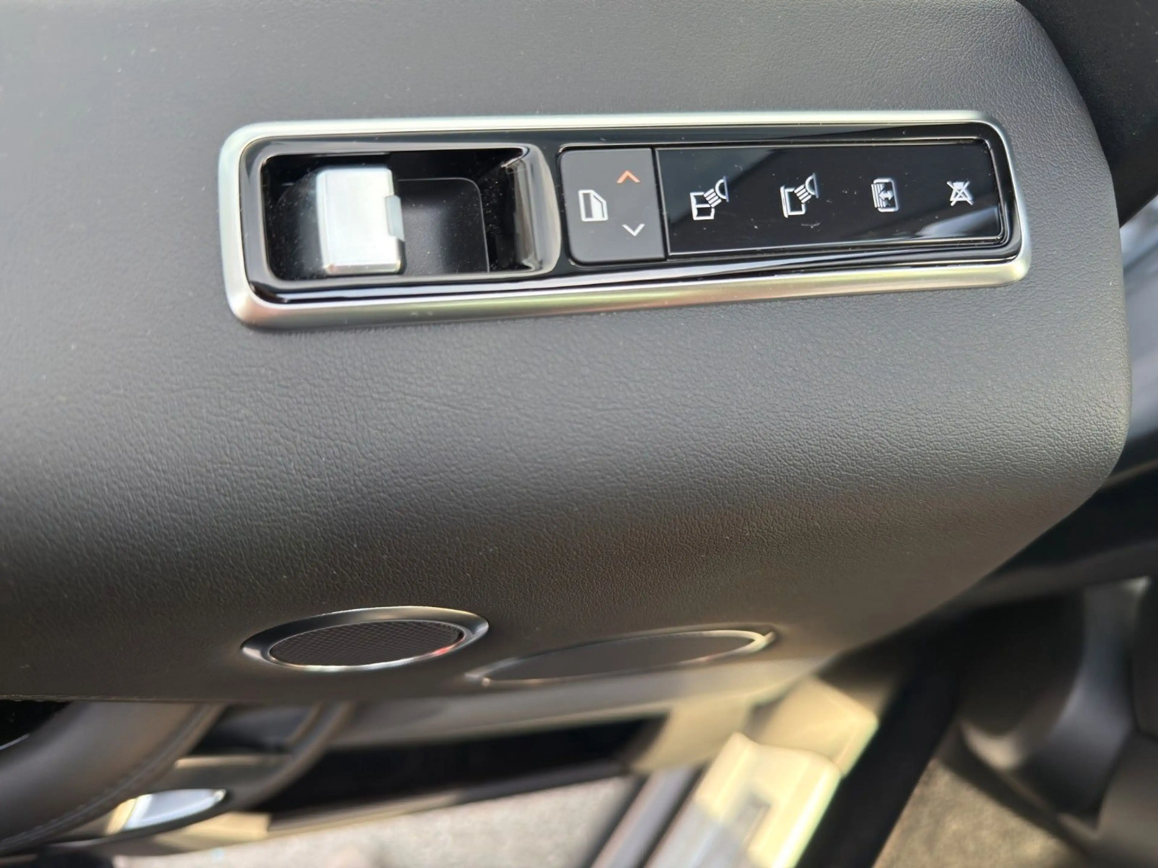 Land Rover Range Rover Vogue — photo 24