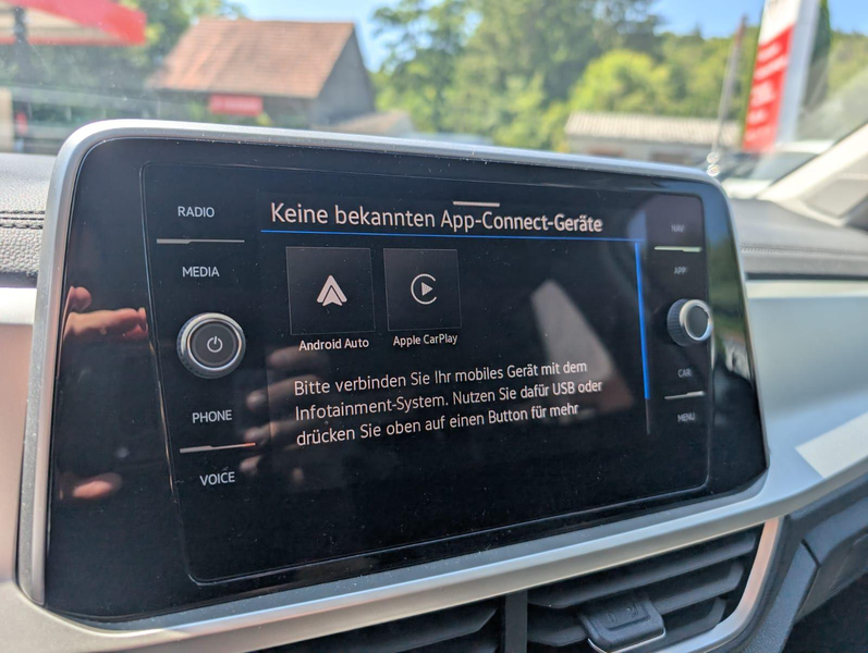 Volkswagen T-Roc 1.0 TSI Move Navi LED SHZ Parklenk — photo 12