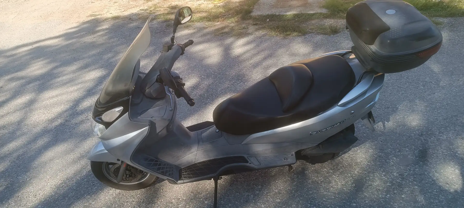 Suzuki Burgman 150 Silver - 1
