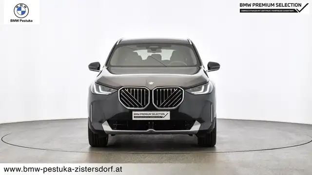 BMW X3 view 2