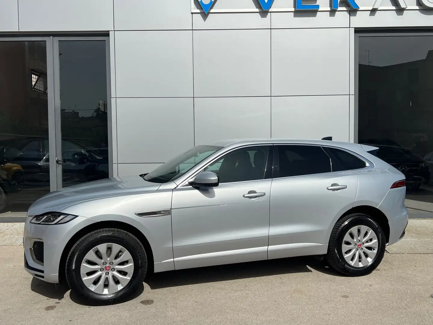 Jaguar F-Pace R-Dynamic S awd possibilità noleggio no scoring Argent - 2
