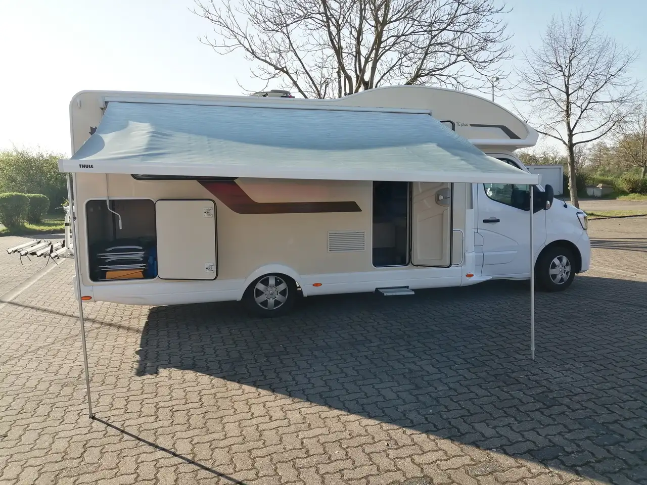 Caravans-Wohnm Ahorn