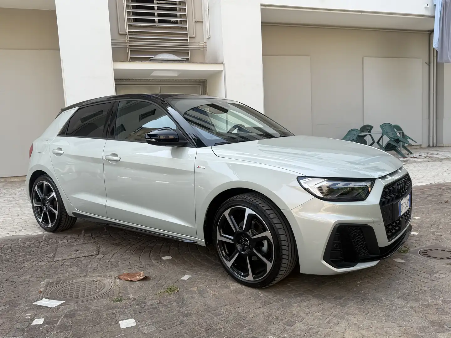 Audi A1 allstreet 35 1.5 tfsi Identity Contrast 150cv s tr Grigio - 2