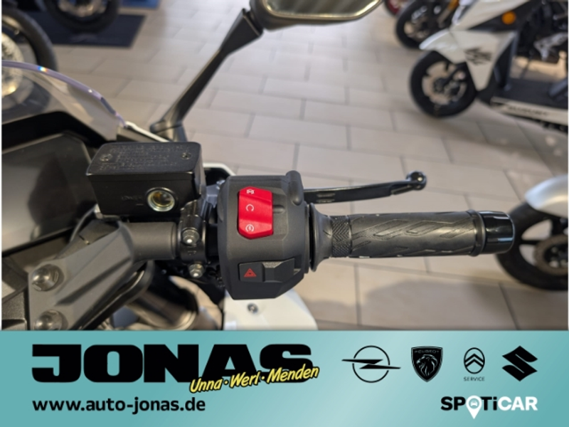 Suzuki GSX 8R Demo Fahrzeug in Menden bei Jonas — photo 11