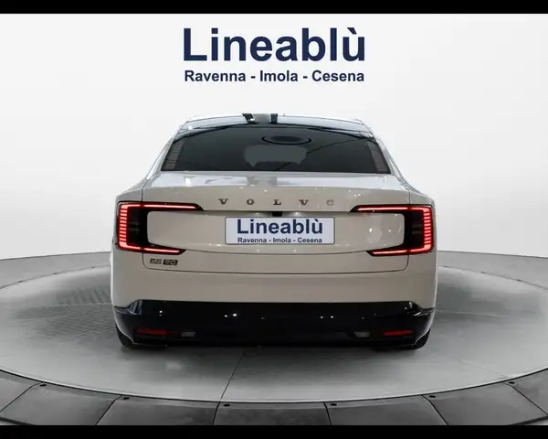 Volvo Es90 view 4