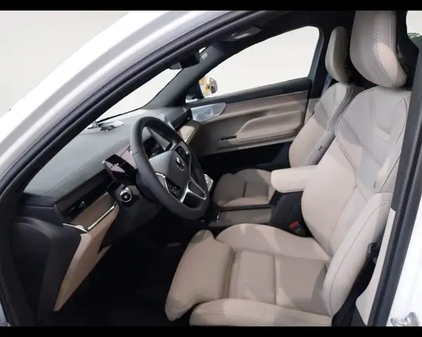 Volvo Es90 view 10