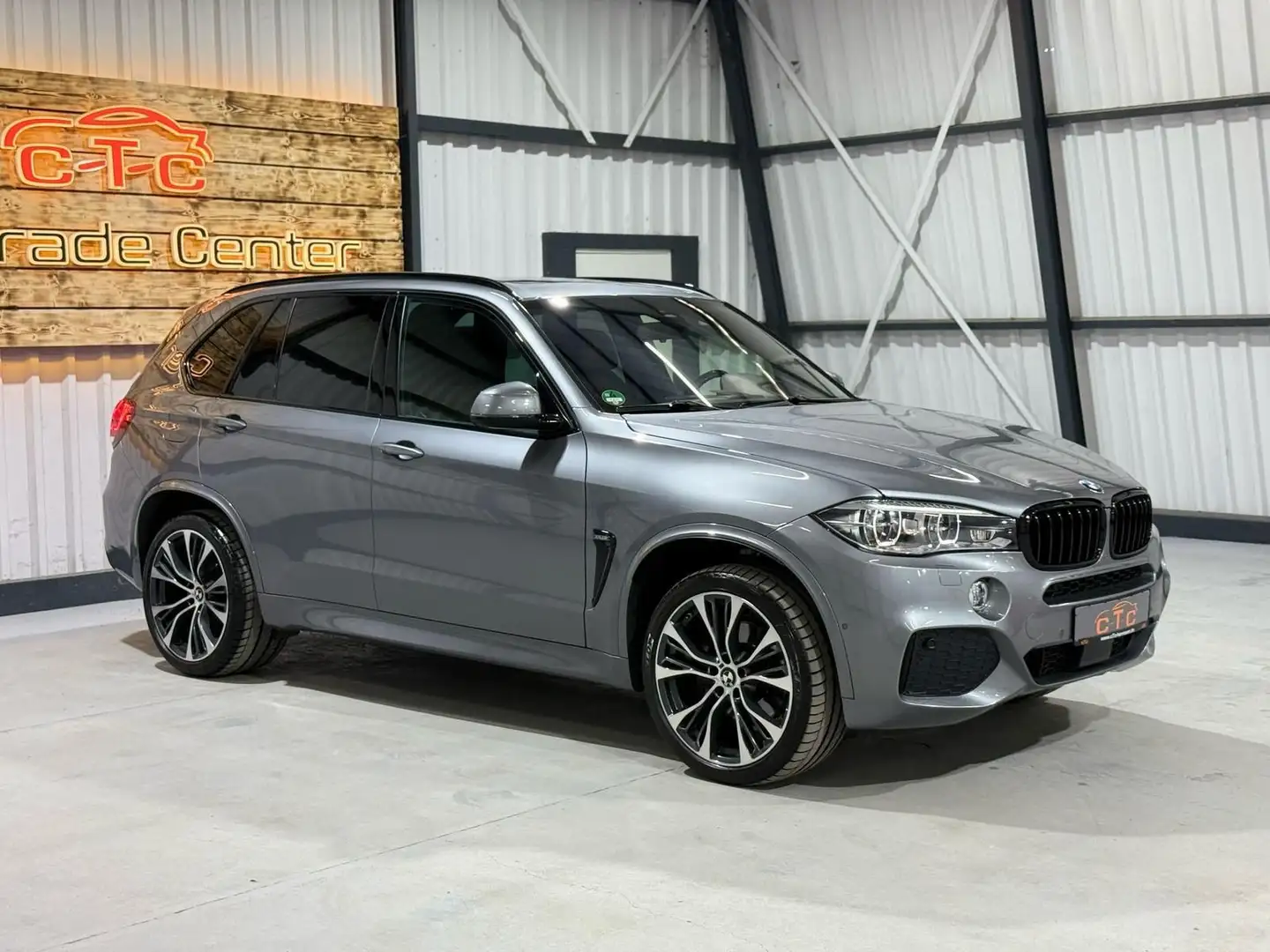 BMW X5 xDrive 40d/M-Paket/Panorama/Leder/LED/TÜV-NEU Gris - 2