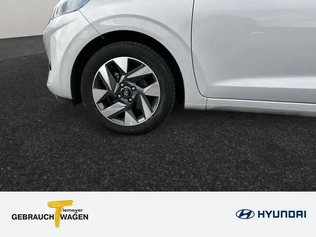 Hyundai I10 view 9